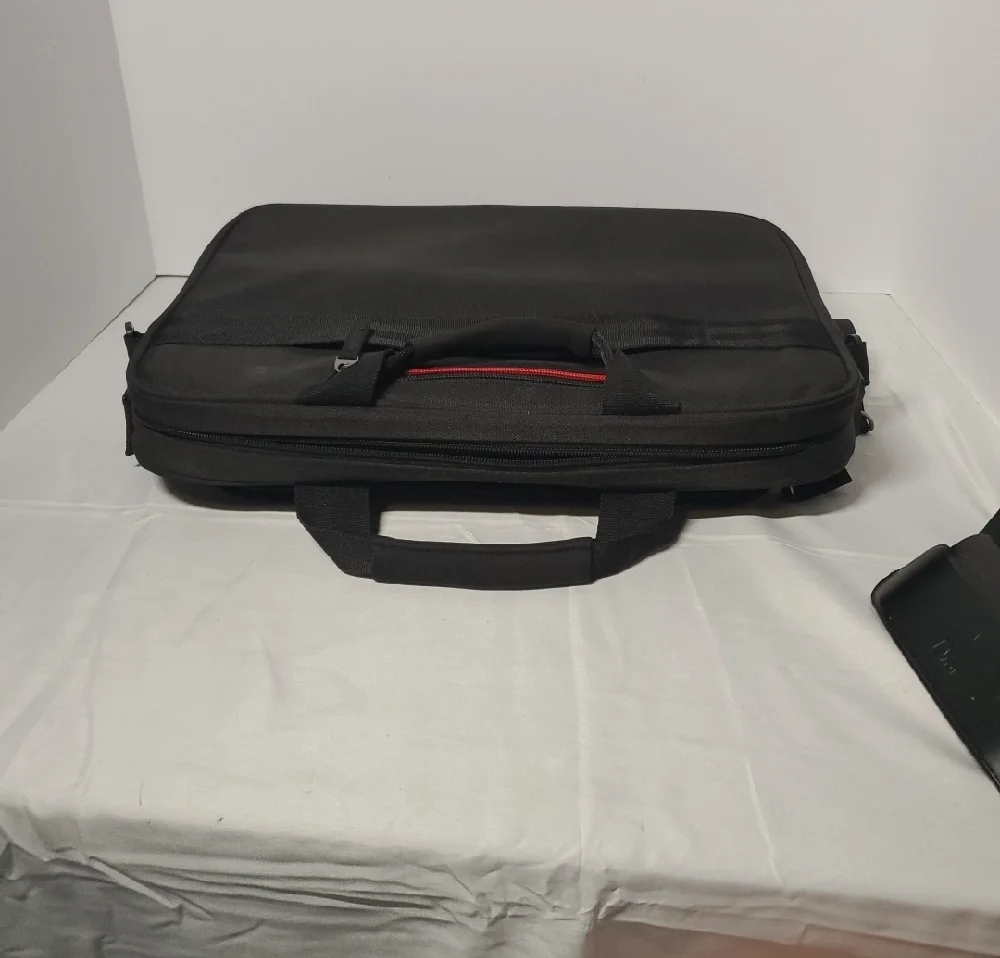 Men's Black Laptop Messenger Bag - CASE LOGIC Brand - Picture 3 of 8